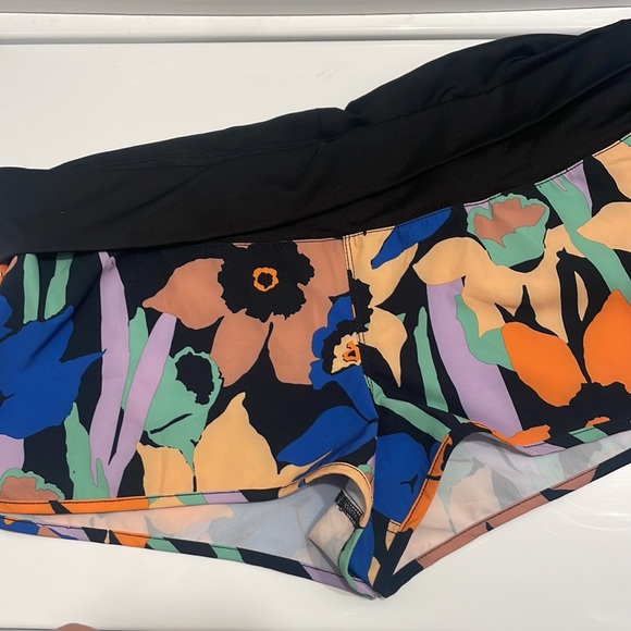 Roxy Swim shorts XXL - Picture 3 of 4